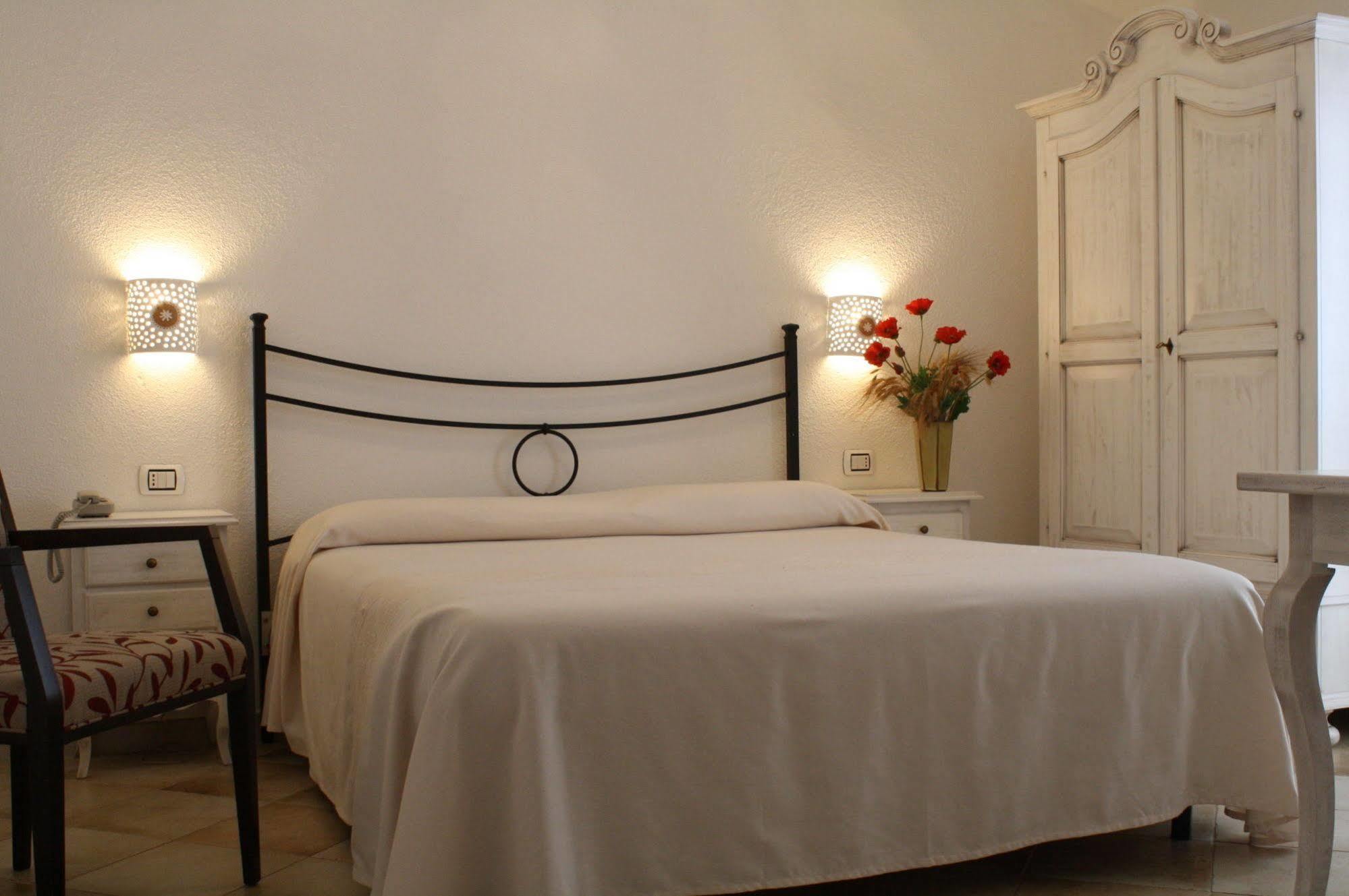 Hotel San Pantaleo Exterior photo