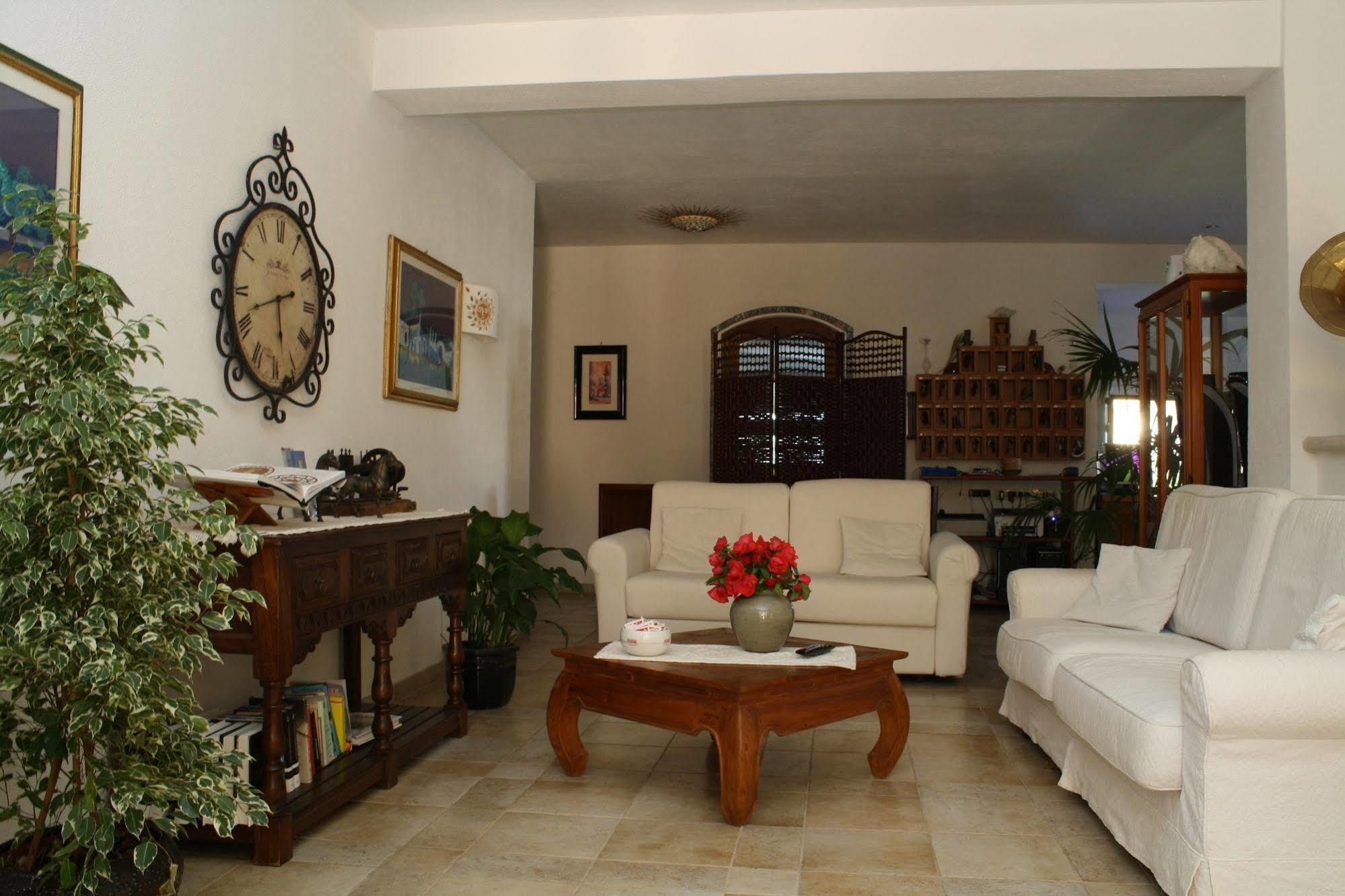 Hotel San Pantaleo Exterior photo