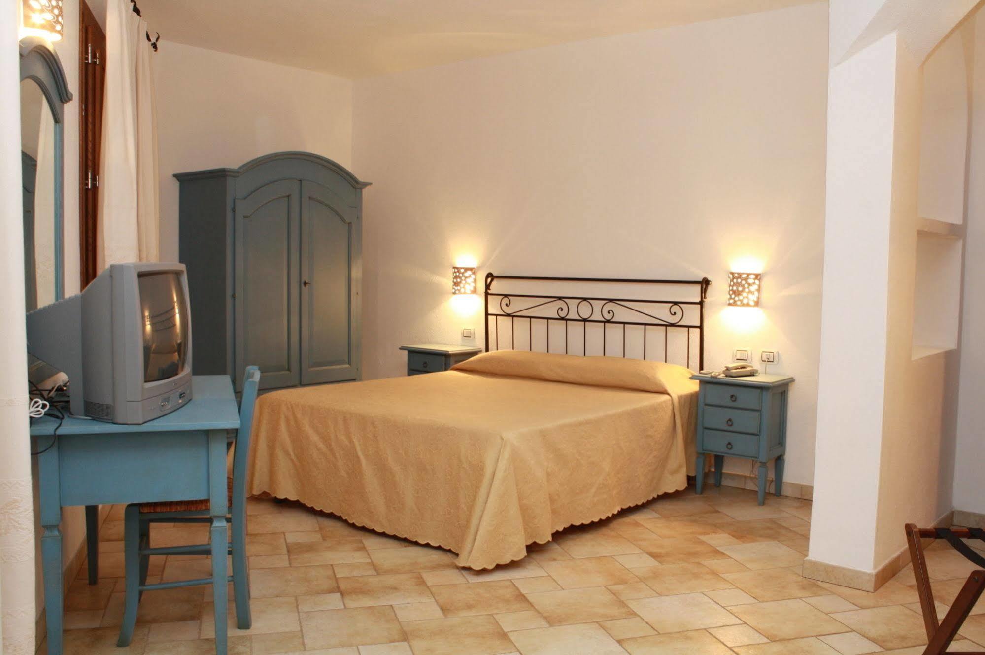 Hotel San Pantaleo Exterior photo